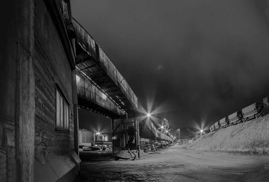 Stemningsfullt industri landskap – Arkitektonisk fotokunst i sort-hvitt