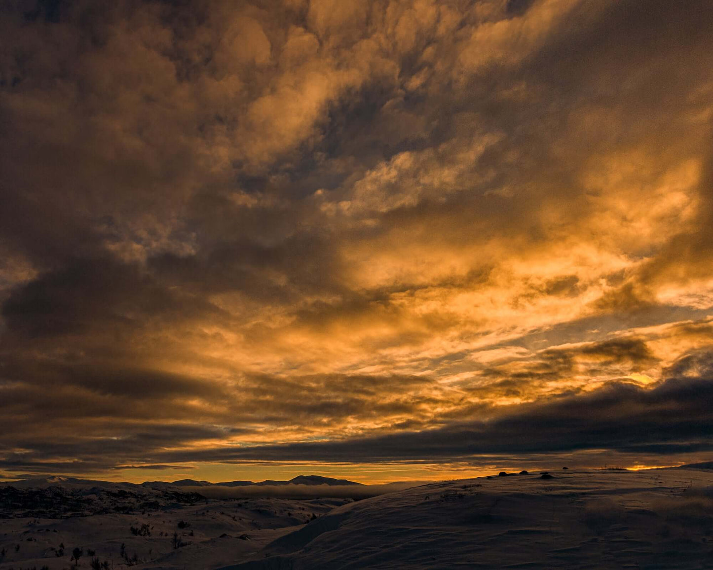 Raudvatnet solnedgang – Fotokunst fra Helgeland | Fotofryd.no