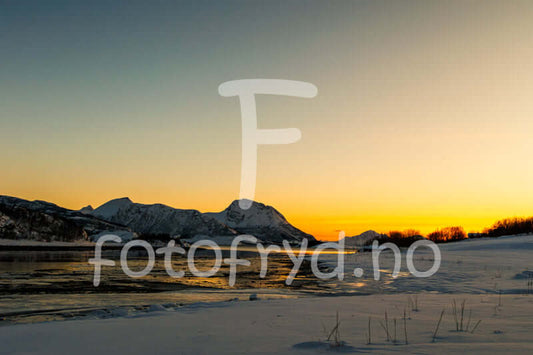 Vintermagi – Solnedgang solnedgang vinterlandskap kunst-Kongsvikosen