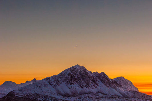 Lurøyfjellet i solnedgang-Nordisk ro