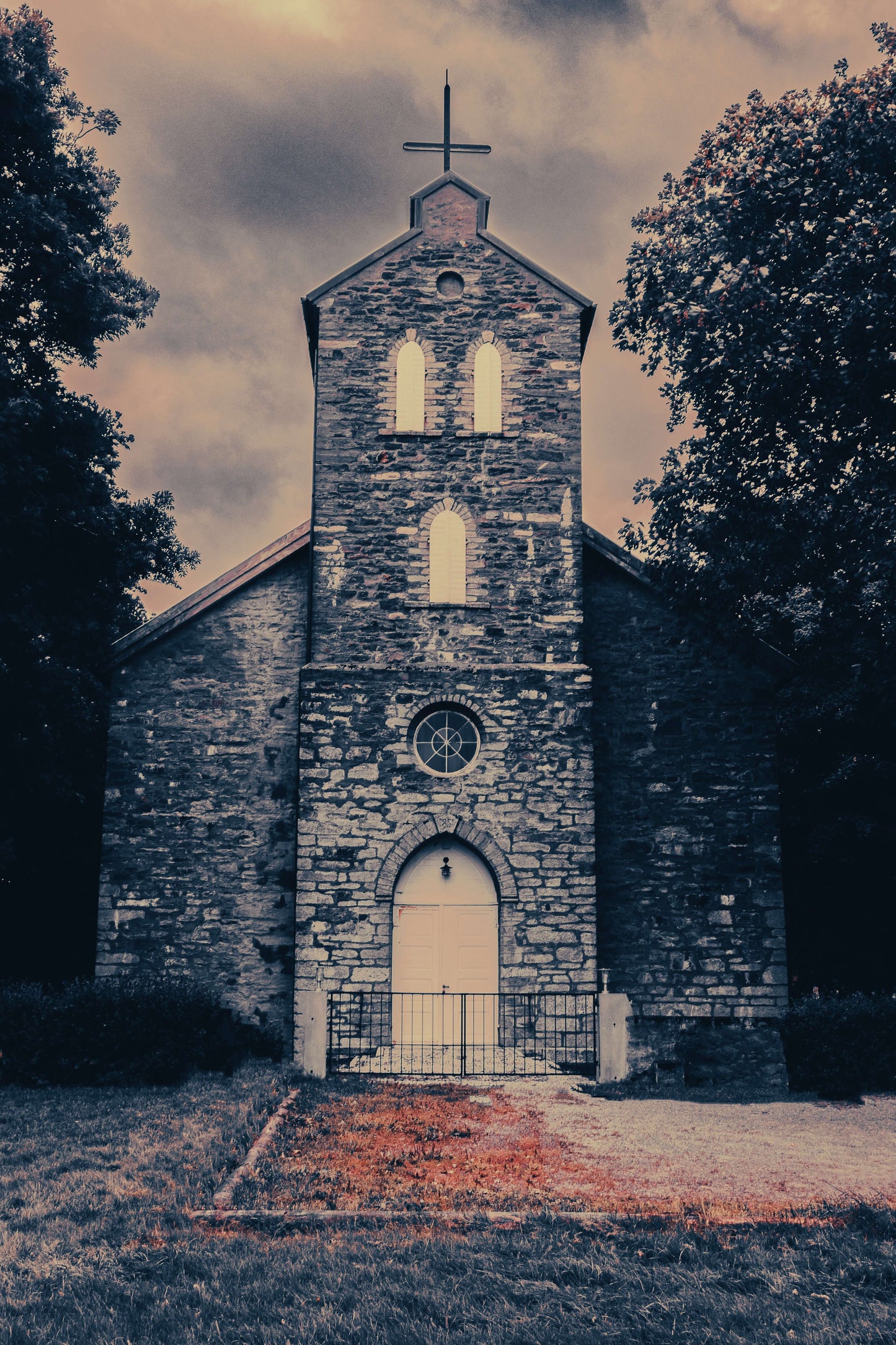 Den gamle steinkirken – Tidens fortelling