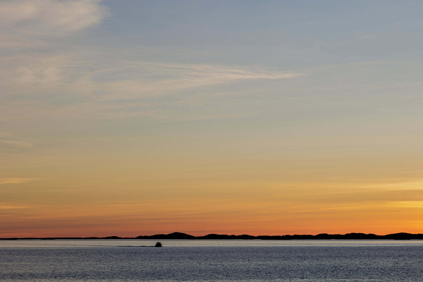 Søvik i solnedgang – Fotokunst fra Helgeland