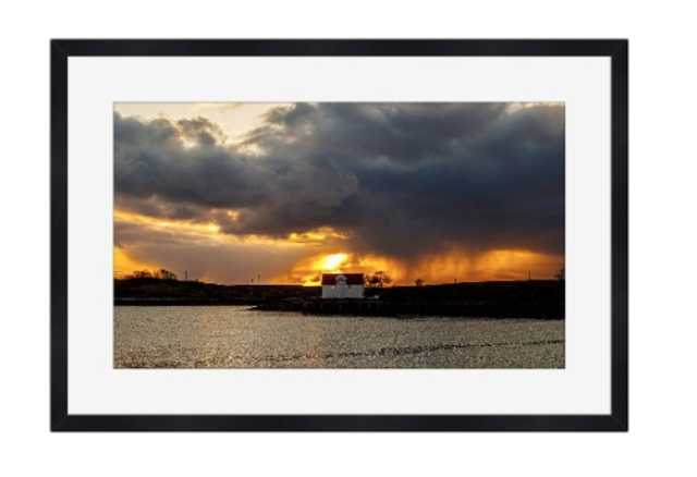 Dramatisk himmel over kysten – Fotokunst fra Fotofryd.no