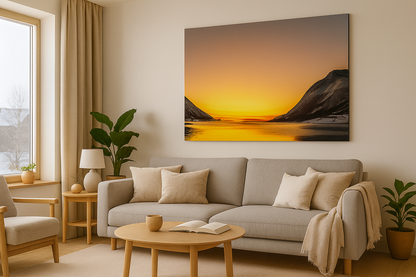 Nordisk solnedgang – magisk lys over fjord og fjell