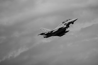 Jagerfly i sort-hvitt – kraftfull luftfartsfotokunst