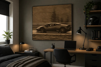 Lamborghini i fart – veggbilde av en Lamborghini i fart, fanger bevegelse og eleganse i et moderne rom.