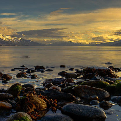 Ranfjorden  et fotografi som gir arbeidsplassen et pust fra naturen.