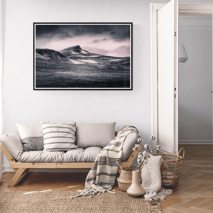 Ensom hytte – Mystisk kystlandskap