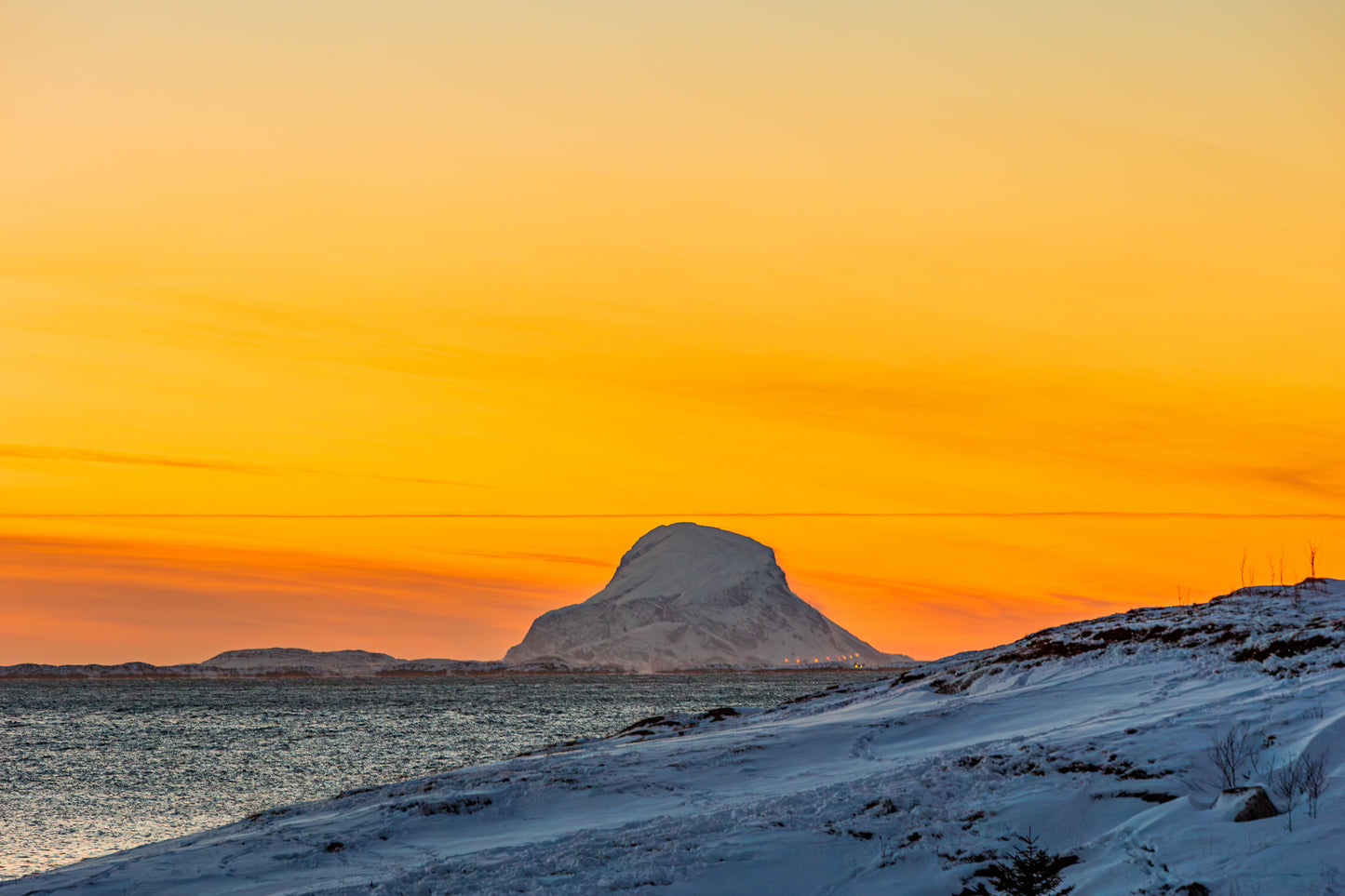Snødekt Lovund - Fotofryd.no veggbilder