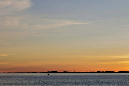 Søvik i solnedgang – Fotokunst fra Helgeland