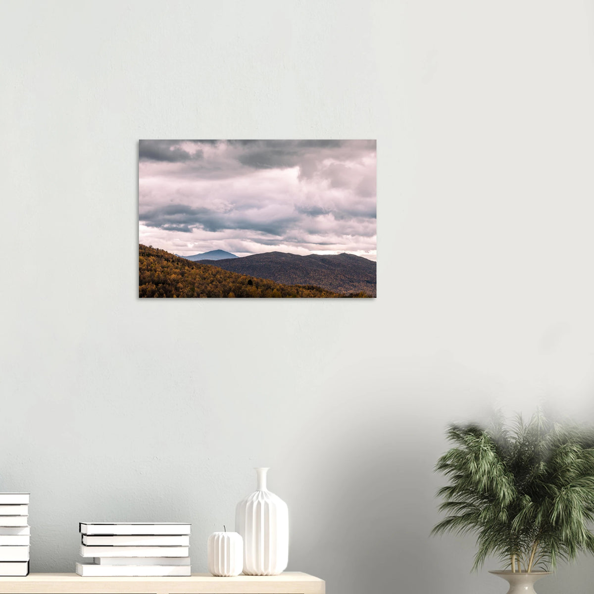 Høststemning fra Laisafjällen, veggbilde med fjell og dramatisk himmel i høstfarger.